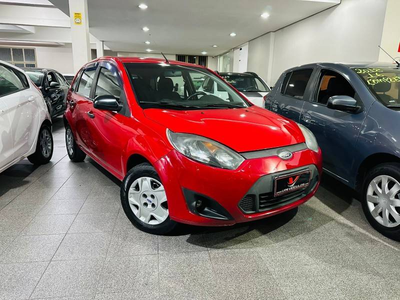 FORD - FIESTA - 2013/2013 - Vermelha - R$ 21.900,00
