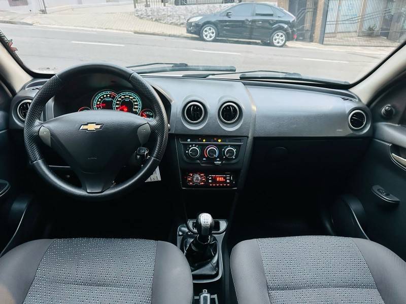 CHEVROLET - CELTA - 2015/2015 - Branca - R$ 34.900,00