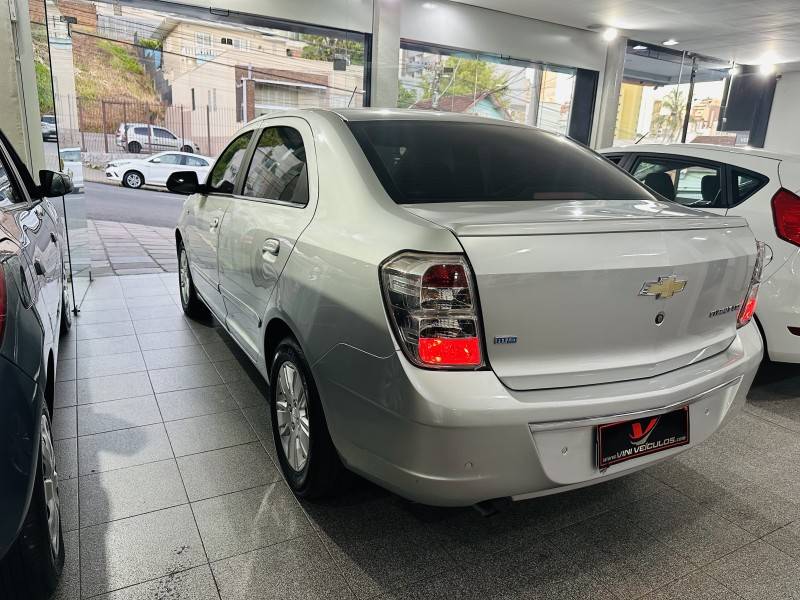 CHEVROLET - COBALT - 2013/2013 - Prata - R$ 43.900,00