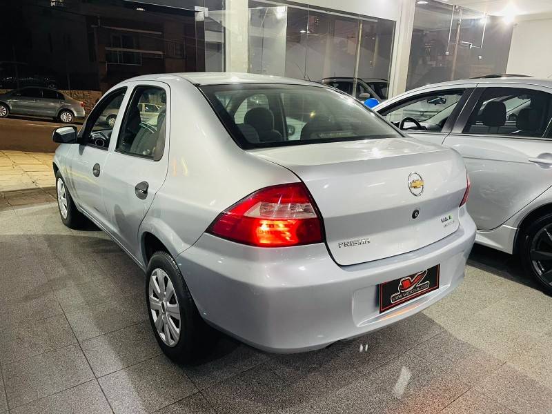 CHEVROLET - PRISMA - 2010/2010 - Prata - R$ 22.900,00