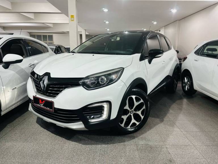RENAULT - CAPTUR - 2018/2018 - Branca - R$ 76.900,00