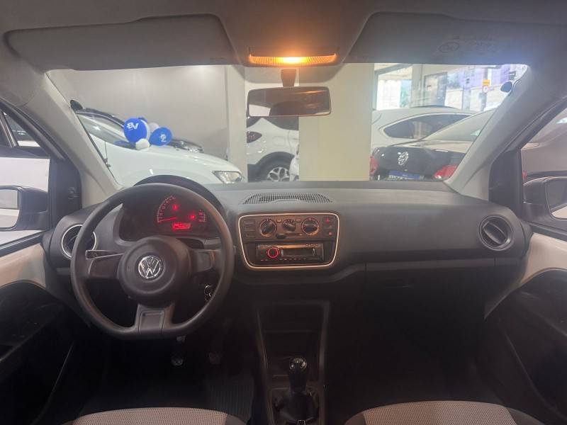 VOLKSWAGEN - UP - 2017/2017 - Branca - R$ 43.900,00
