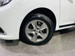 RENAULT - SANDERO - 2018/2018 - Branca - R$ 43.900,00