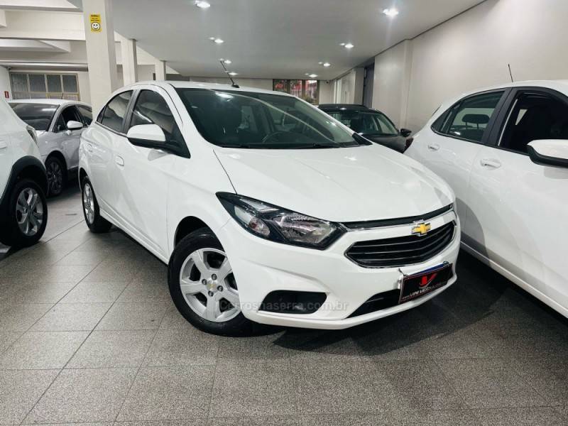 CHEVROLET - ONIX - 2019/2019 - Branca - R$ 61.900,00