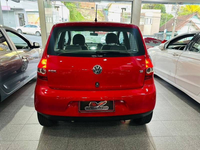 VOLKSWAGEN - FOX - 2008/2008 - Vermelha - R$ 29.900,00