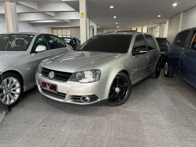 VOLKSWAGEN - GOLF - 2012/2012 - Prata - R$ 58.900,00