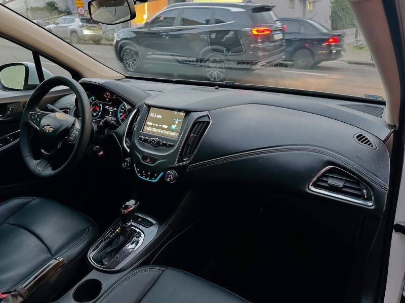 CHEVROLET - CRUZE - 2018/2018 - Branca - R$ 84.900,00