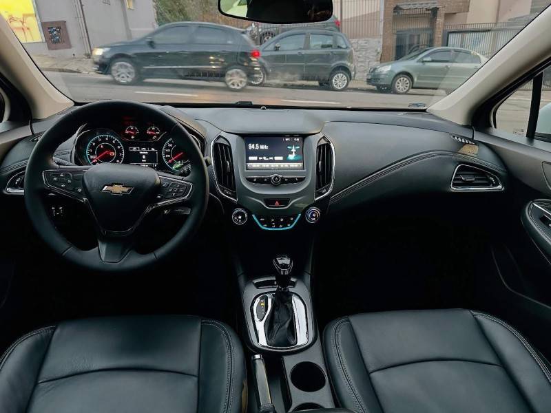 CHEVROLET - CRUZE - 2018/2018 - Branca - R$ 84.900,00