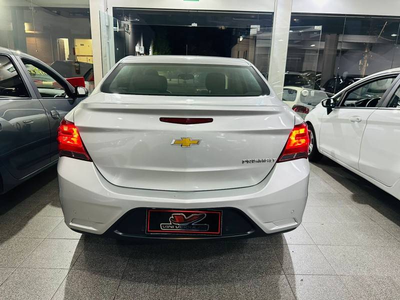 CHEVROLET - PRISMA - 2017/2017 - Prata - R$ 58.900,00