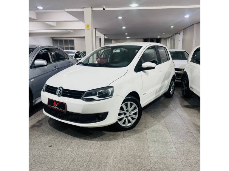 VOLKSWAGEN - FOX - 2014/2014 - Branca - R$ 39.900,00