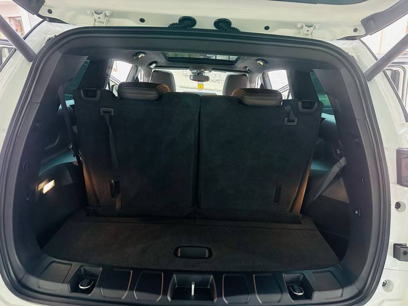 JEEP - COMMANDER - 2023/2023 - Branca - R$ 189.900,00