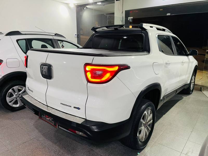 FIAT - TORO - 2018/2018 - Branca - R$ 87.900,00