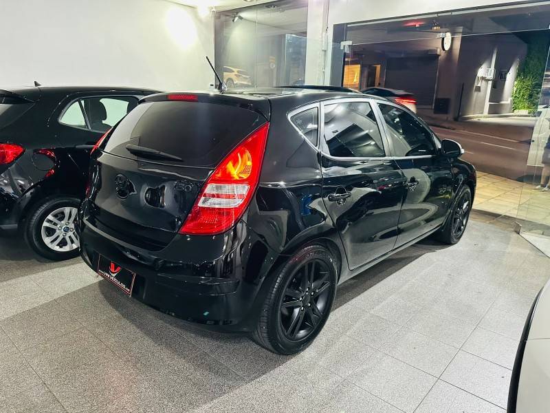 HYUNDAI - I30 - 2012/2012 - Preta - R$ 42.900,00
