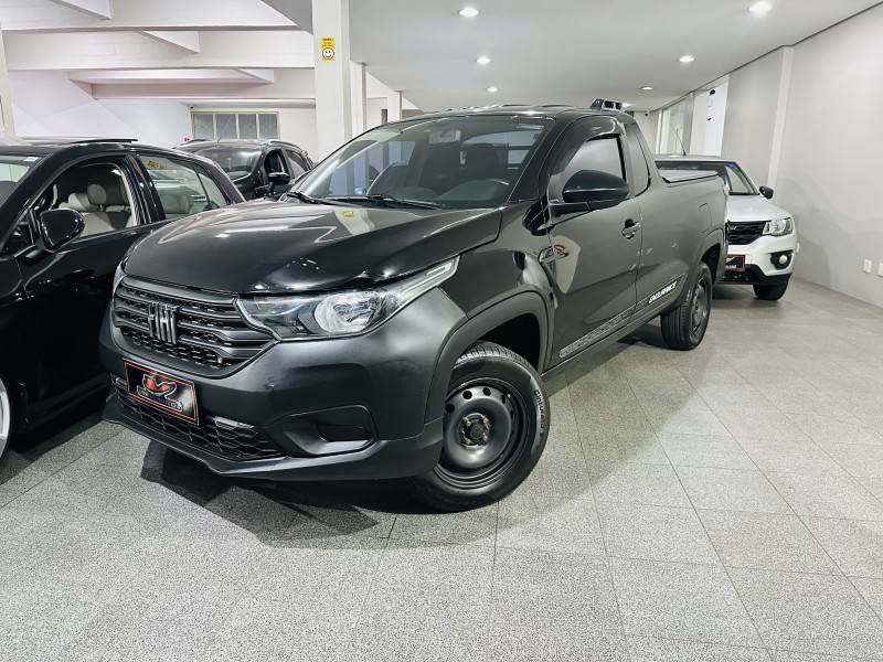 FIAT - STRADA - 2022/2022 - Preta - R$ 64.900,00