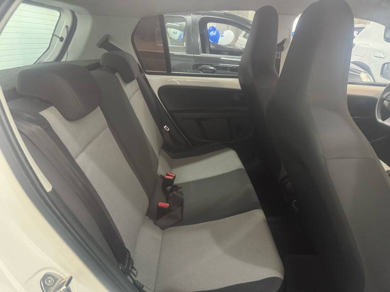 VOLKSWAGEN - UP - 2017/2017 - Branca - R$ 43.900,00