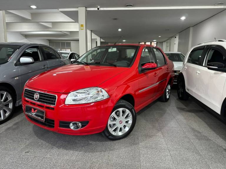 FIAT - SIENA - 2010/2010 - Vermelha - R$ 29.900,00
