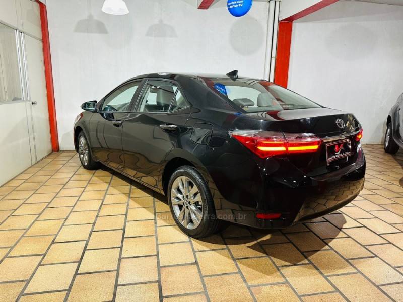 TOYOTA - COROLLA - 2019/2019 - Preta - R$ 104.900,00