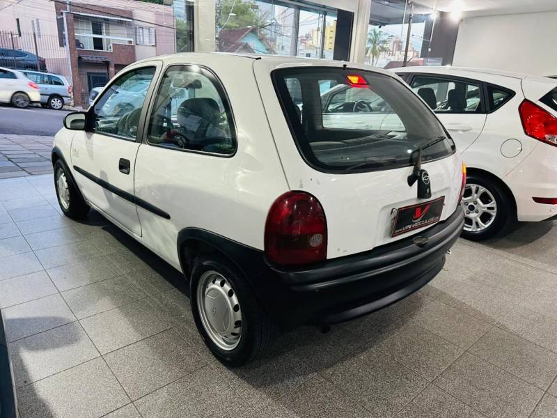 CHEVROLET - CORSA - 1999/1999 - Branca - R$ 12.900,00