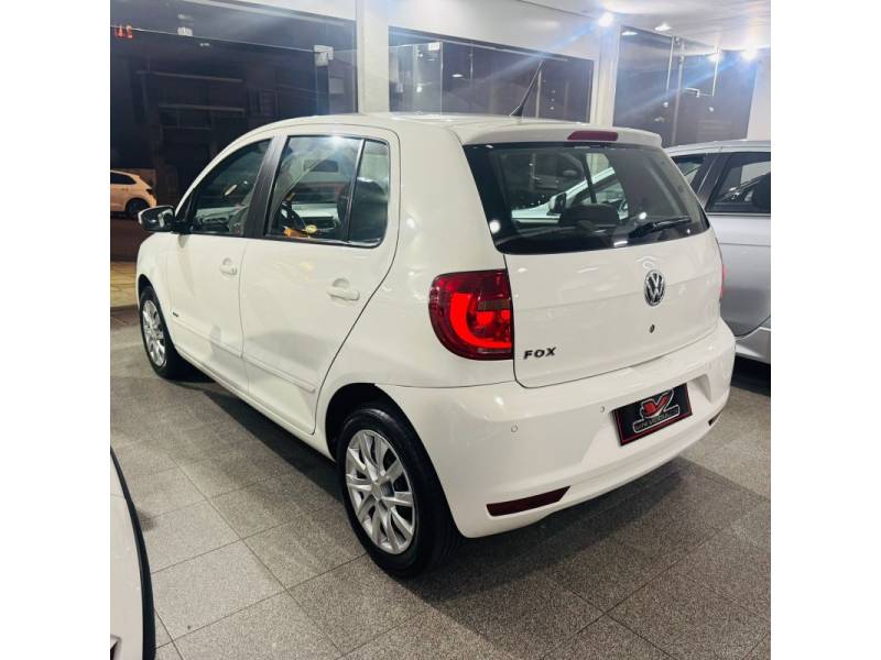 VOLKSWAGEN - FOX - 2014/2014 - Branca - R$ 39.900,00