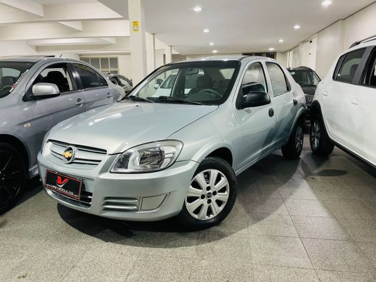 CHEVROLET - PRISMA - 2010/2010 - Prata - R$ 22.900,00