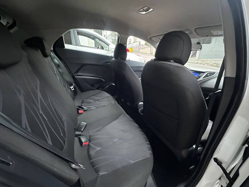 HYUNDAI - HB20 - 2015/2015 - Branca - R$ 44.900,00