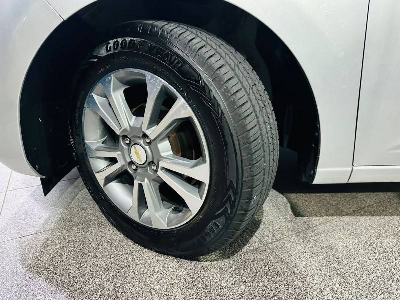 CHEVROLET - PRISMA - 2017/2017 - Prata - R$ 58.900,00