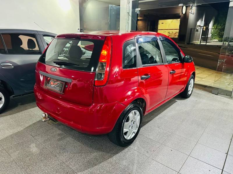 FORD - FIESTA - 2013/2013 - Vermelha - R$ 21.900,00