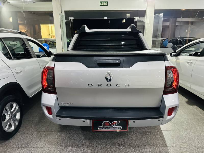 RENAULT - DUSTER OROCH - 2016/2016 - Prata - R$ 72.900,00