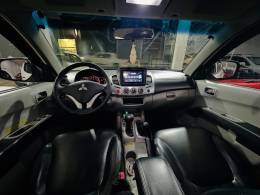 MITSUBISHI - L200 TRITON - 2011/2011 - Branca - R$ 105.900,00
