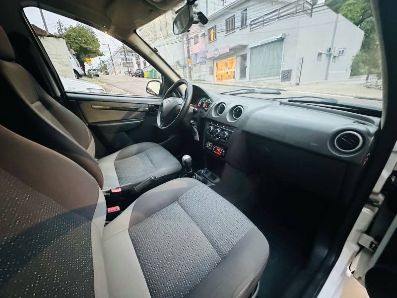 CHEVROLET - CELTA - 2015/2015 - Branca - R$ 34.900,00