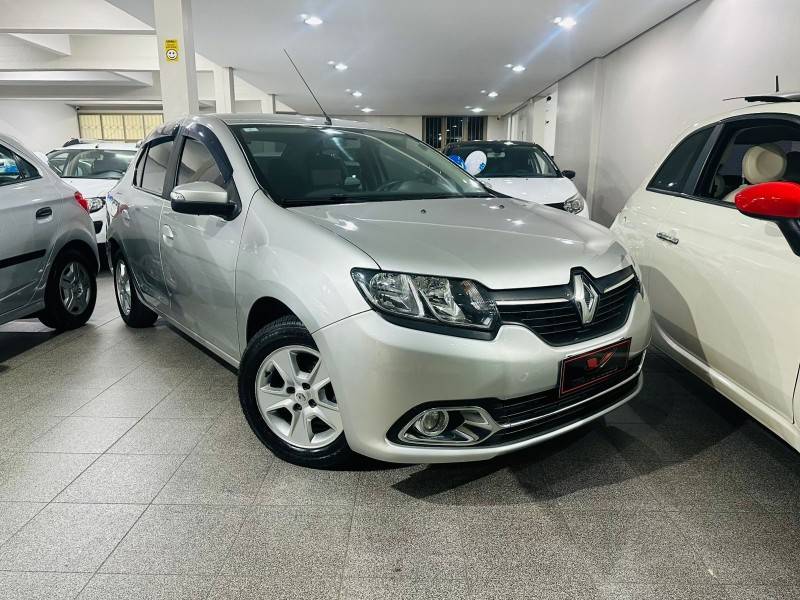 RENAULT - LOGAN - 2014/2014 - Prata - R$ 38.900,00