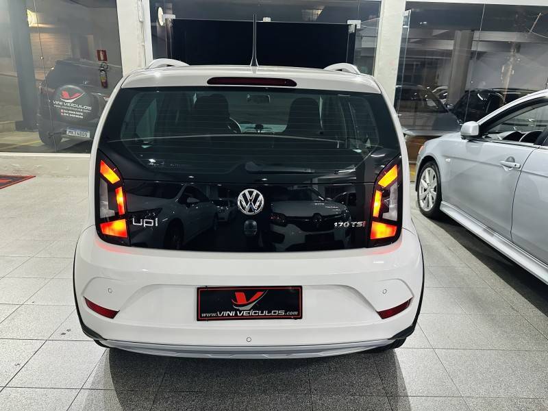 VOLKSWAGEN - UP - 2020/2020 - Branca - R$ 66.900,00