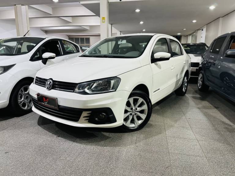 VOLKSWAGEN - VOYAGE - 2018/2019 - Branca - R$ 55.900,00
