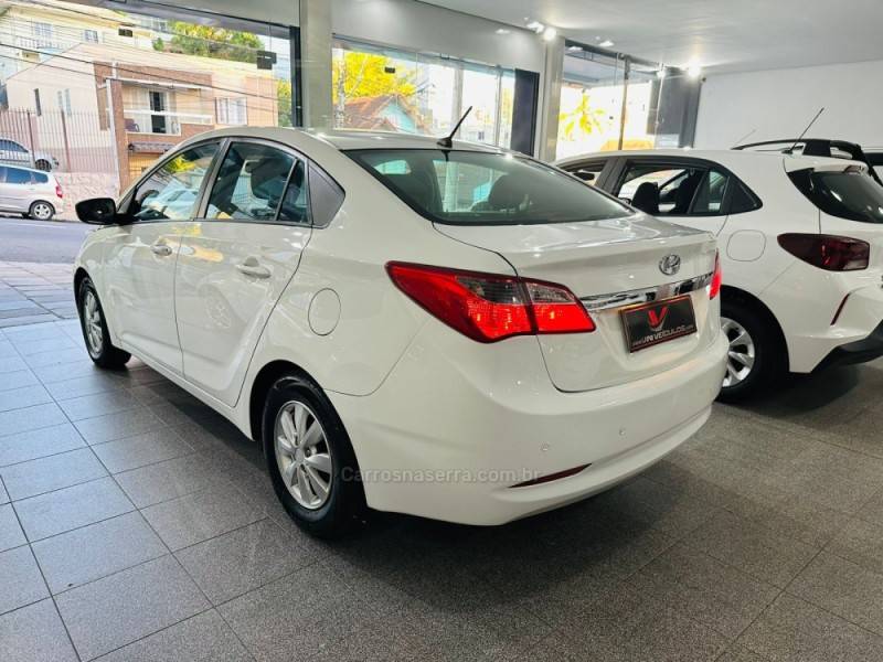 HYUNDAI - HB20S - 2015/2015 - Branca - R$ 53.900,00