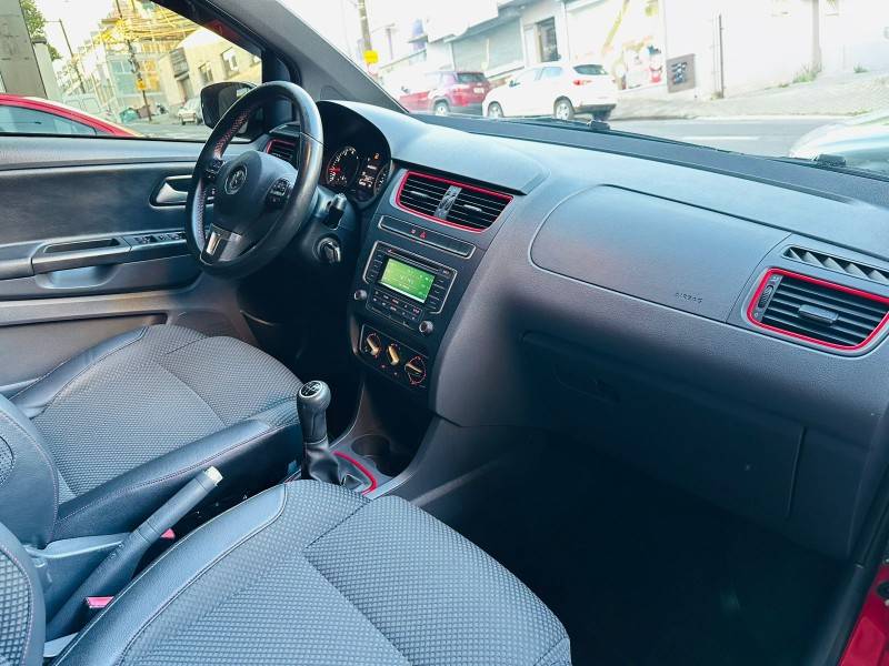 VOLKSWAGEN - FOX - 2014/2014 - Vermelha - R$ 46.900,00