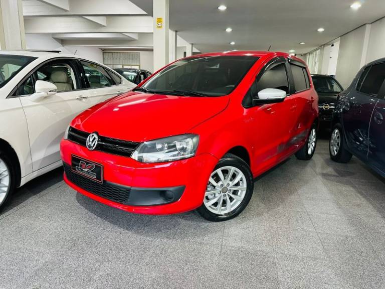 VOLKSWAGEN - FOX - 2014/2014 - Vermelha - R$ 46.900,00