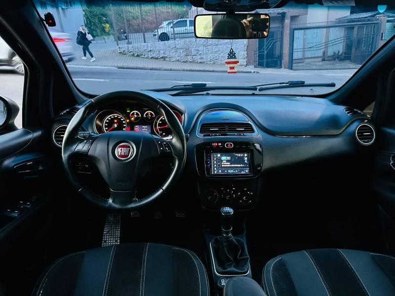 FIAT - PUNTO - 2014/2014 - Preta - R$ 49.900,00