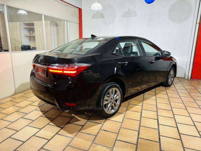 TOYOTA - COROLLA - 2019/2019 - Preta - R$ 104.900,00