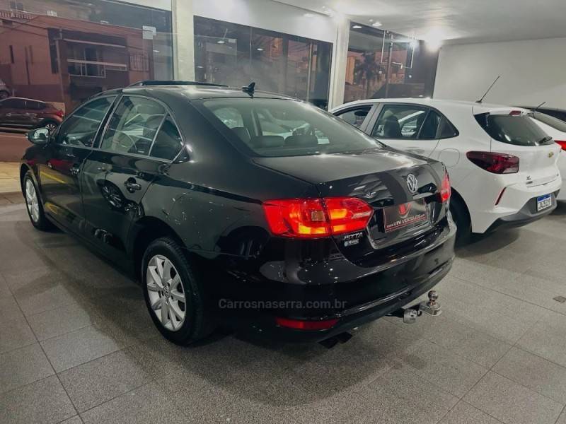 VOLKSWAGEN - JETTA - 2012/2012 - Preta - R$ 59.900,00