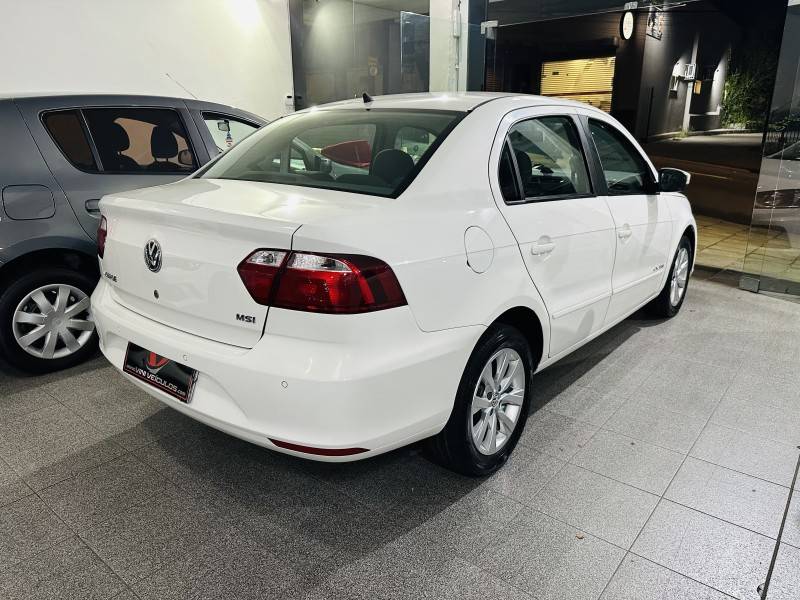 VOLKSWAGEN - VOYAGE - 2018/2019 - Branca - R$ 55.900,00