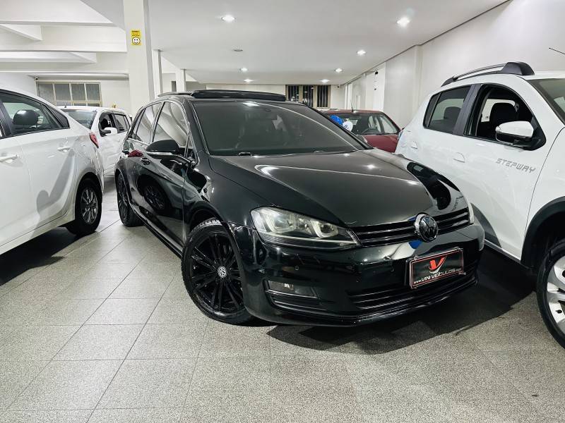 VOLKSWAGEN - GOLF - 2014/2014 - Preta - R$ 88.900,00