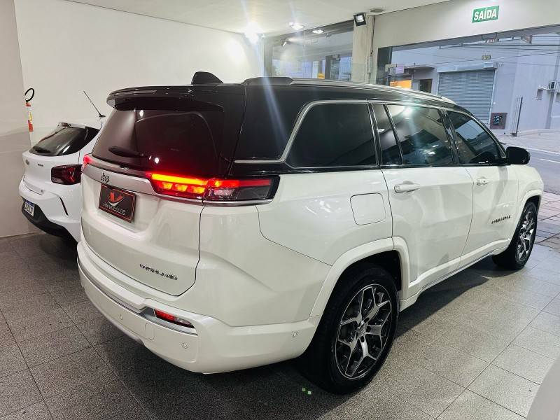 JEEP - COMMANDER - 2023/2023 - Branca - R$ 189.900,00