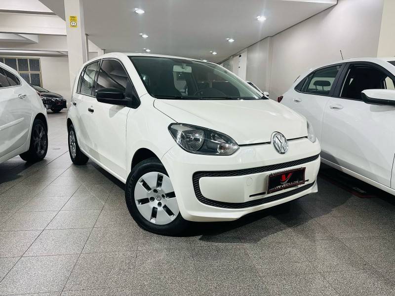 VOLKSWAGEN - UP - 2017/2017 - Branca - R$ 43.900,00