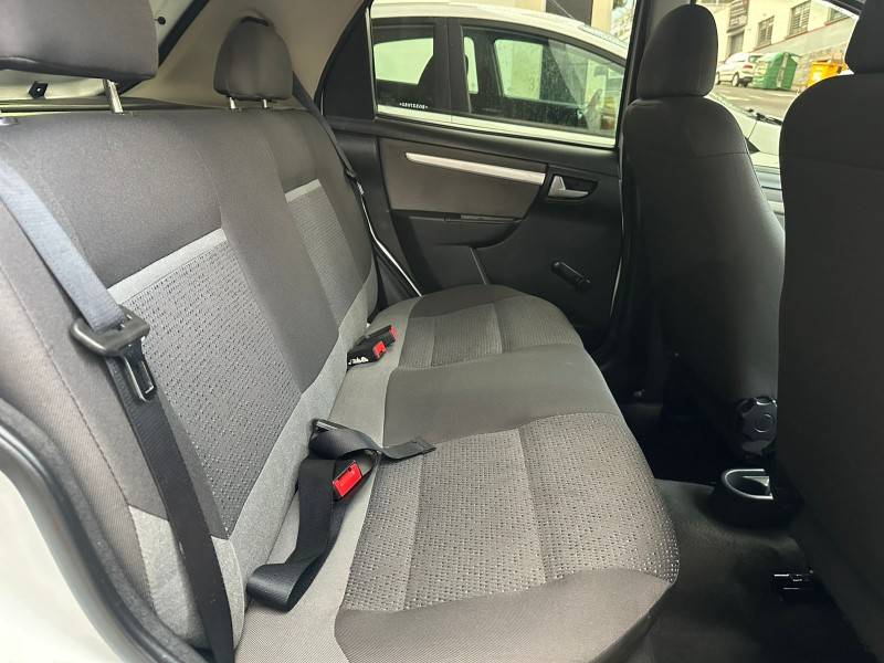 CHEVROLET - CELTA - 2014/2014 - Branca - R$ 34.900,00