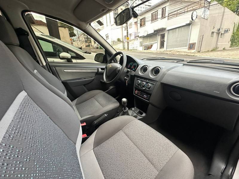 CHEVROLET - CELTA - 2014/2014 - Branca - R$ 34.900,00