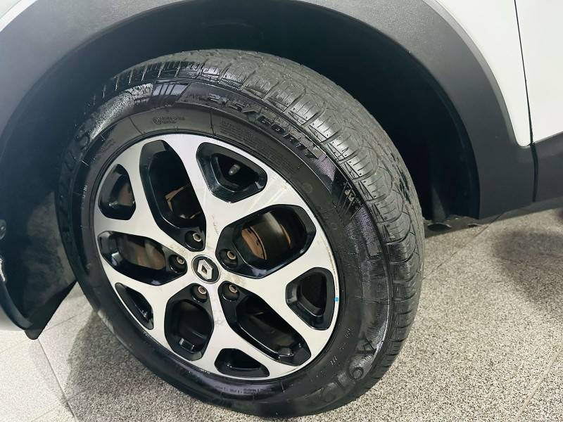 RENAULT - CAPTUR - 2018/2018 - Branca - R$ 76.900,00
