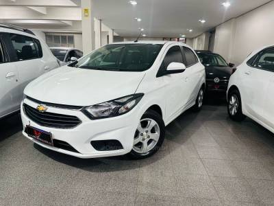 CHEVROLET - ONIX - 2019/2019 - Branca - R$ 61.900,00