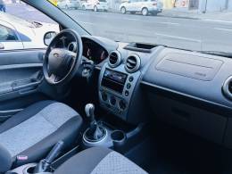 FORD - FIESTA - 2014/2014 - Preta - R$ 34.900,00