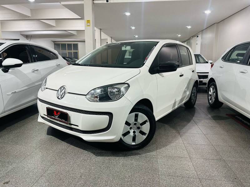 VOLKSWAGEN - UP - 2017/2017 - Branca - R$ 43.900,00