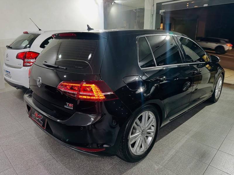 VOLKSWAGEN - GOLF - 2014/2014 - Preta - R$ 83.900,00